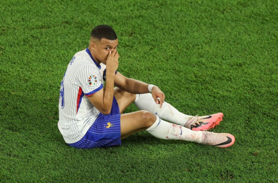Tchouaméni fala sobre a prontidão e o espírito de equipe de Mbappé antes da partida crucial